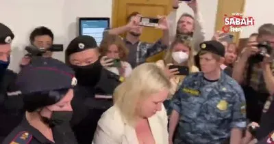 Rus devlet televizyonunda savaş karşıtı pankart açan editör ev hapsine çarptırıldı | Video