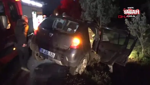 Bursa'da minibüs ile otomobil kafa kafaya çarpıştı; 3 yaralı