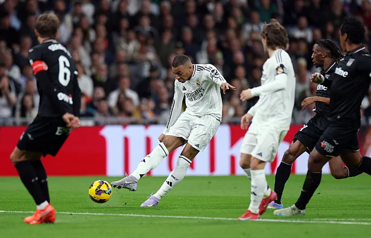 Mbappe, Cristiano Ronaldo’yu yakaladı! Arda Güler’in kazandırdığı penaltı sonrası...