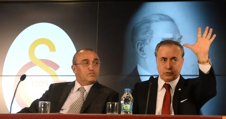 Galatasaraylı yönetici istifadan döndü! İşte o toplantıda yaşananlar