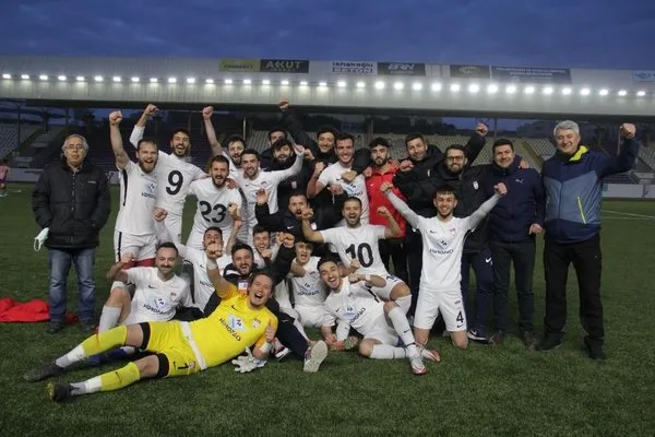 Kocaeli Süper Amatör Lig B Grubunda Gebze Tayfunspor şampiyon