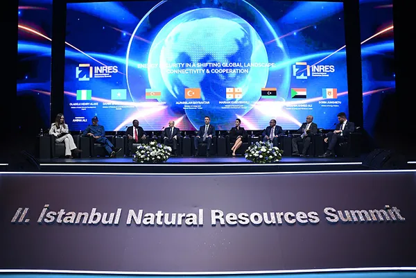 inres-2026-basladi-bakan-bayraktar-turkiye-enerjide-merkez-ussu-olacak-1779450955193.jpeg