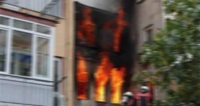 Ataşehir’de alev alev yanan bina mahalleliyi sokağa döktü
