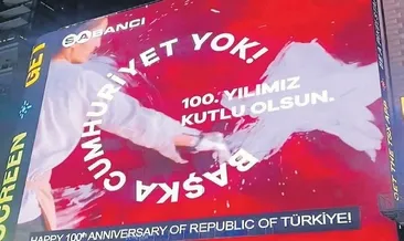 Times Meydanı’nda Cumhuriyet coşkusu