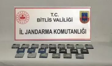 Bitlis’te bir araç içerisinde kaçak telefonlar ele geçirildi