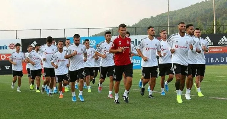 Beşiktaş taraftarıyla buluşuyor