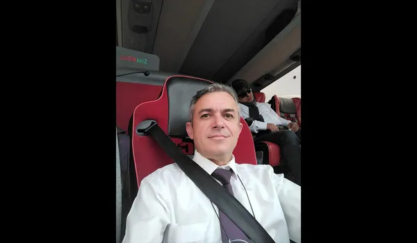 otobus-kazasinda-8-kisi-hayatini-kaybetmisti-yurek-burkan-detaylar-ortaya-cikti-esini-kurtarmak-isterken-9-ayl-1780301272505.jpg