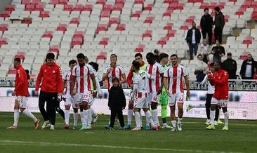 Sivasspor 10 kişiyle Rizespor’u mağlup etti