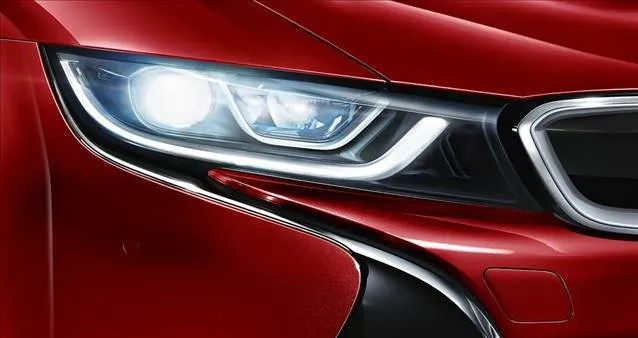 Özel kırmızı BMW i8 Celebration Edition