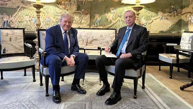 baskan-erdogan-abd-baskani-trump-ile-gorustu-turkiye-bolgede-kalici-barisa-destegini-surdurecek-1787002729272.jpeg Başkan Erdoğan, ABD Başkanı Trump ile görüştü: Türkiye bölgede kalıcı barışa desteğini sürdürecek