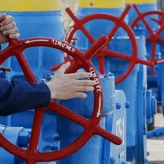 Gazprom'dan rubleyle ilk doğal gaz satışı