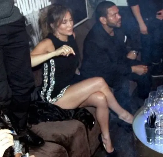 Jennifer Lopez'den bacak şov
