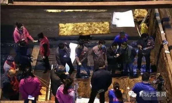 Arkeologlar mezarı açınca gözlerine inanamadılar