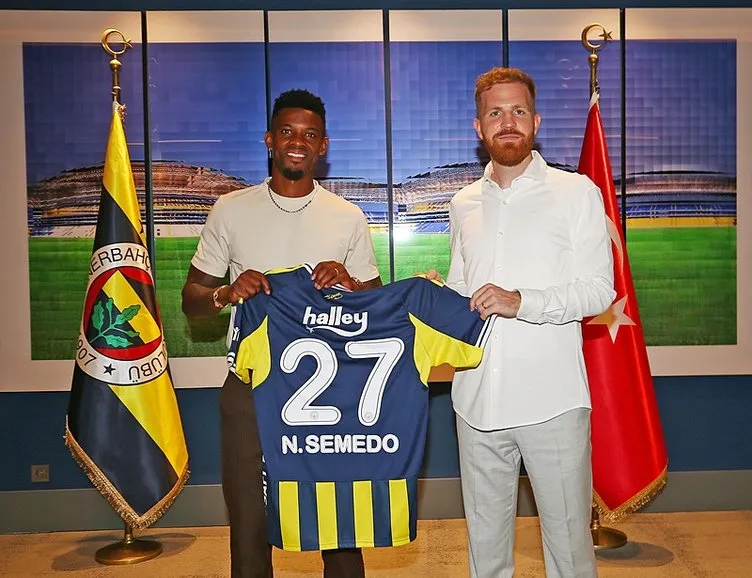 Beşiktaş ve Fenerbahçe’den sürpriz transfer hamlesi! Yıldız futbolcunun menajeri İstanbul’da...