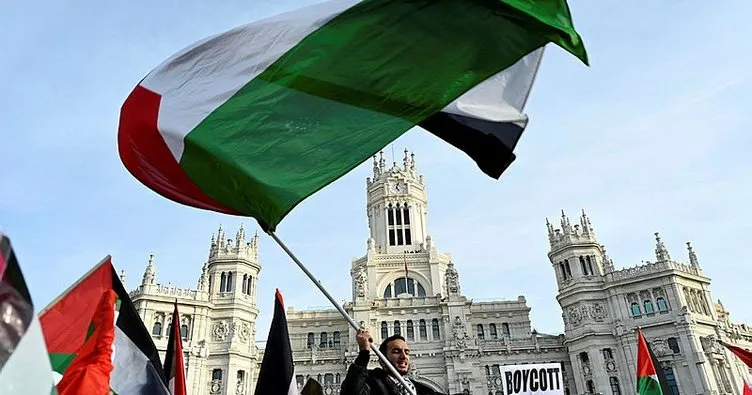 İspanya’nın başkenti Madrid’de Filistin’e destek gösterisi düzenlendi