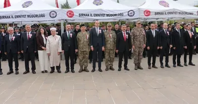 Şırnak'ta Polis Haftası etkinlikleri kapsamında şehitler anıtına karanfil bırakıldı #sirnak