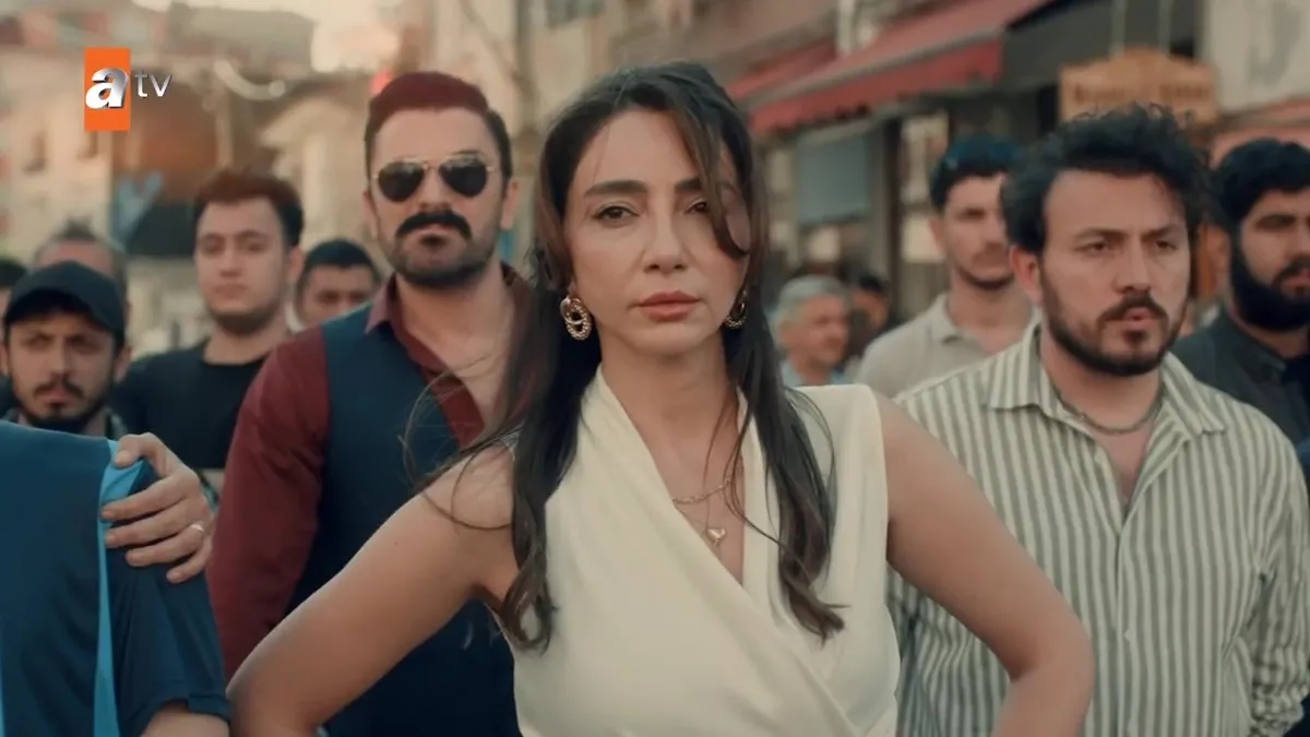 Altı Üstü İstanbul’un ilk tanıtımı yayınlandı! “Biz bu şehrin hep altını gördük, üstü başka İstanbul’du…” | Video videosunu izle Altı Üstü İstanbul’un ilk tanıtımı yayınlandı! “Biz bu şehrin hep altını gördük, üstü başka İstanbul’du…” | Video videosunu izle