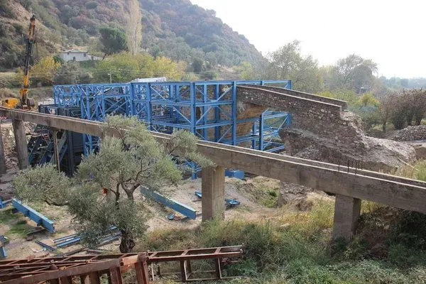 Tarihe tanıklık esen köprünün restorasyon çalışmaları sürüyor