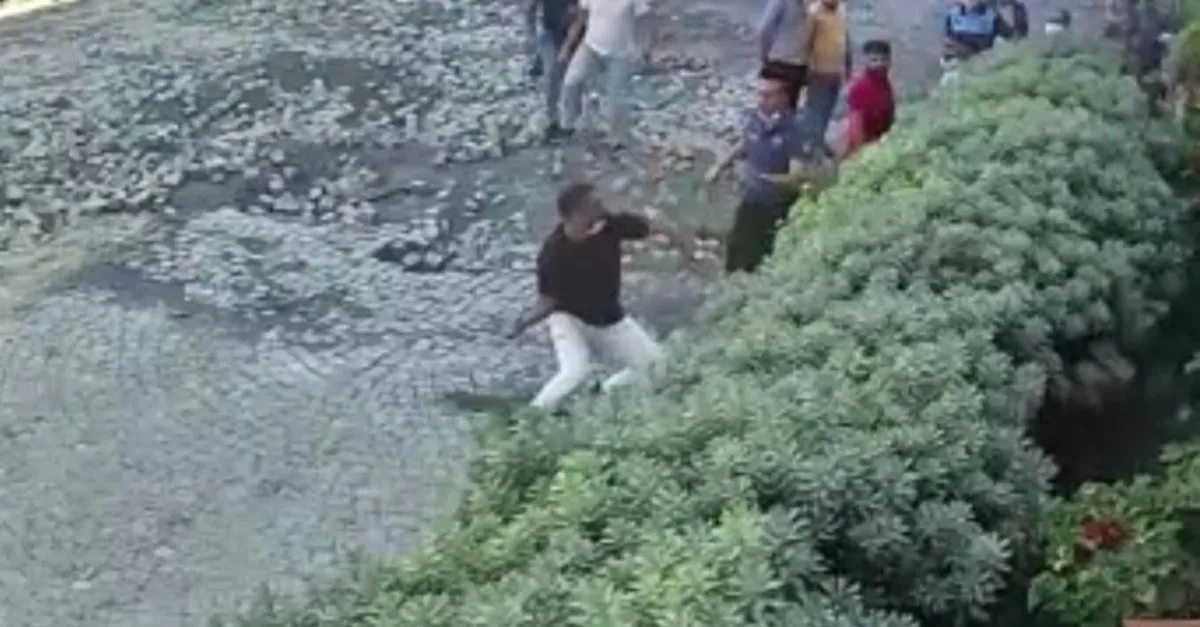Esenyurt’taki değnekçi terörü kamerada!