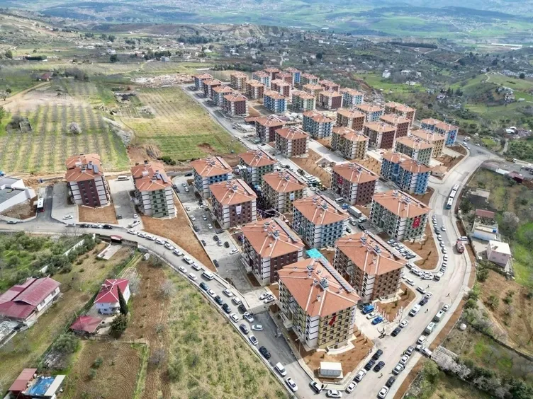 Depremzedeler konutlarına taşınıyor! Bu ev bize umut oldu Devletimiz umutlarımızı yeniden yeşertti