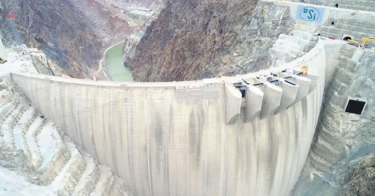 Yusufeli’nde tarihi gün: Su tutmaya başlıyor