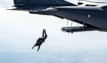 NATO’dan Türk paraşütçü askerlere övgü!