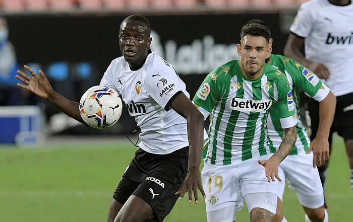 Fransız futbolcu Diakhaby'e ırkçı saldırı! Valencia sahadan çekildi... 3 fransiz futbolcu diakhabye irkci saldiri valencia sahadan cekildi 1617570768484