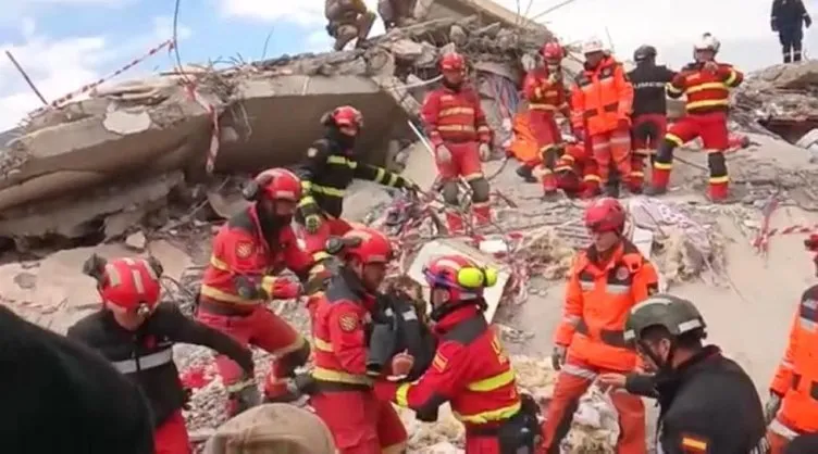 Son dakika | Deprem bölgesinde inanılması güç mucize umutları tazeledi