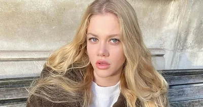 Cam kenarında poz veren Serel Yereli’yi çıplak sandılar ’Tayt var mı yok mu?’