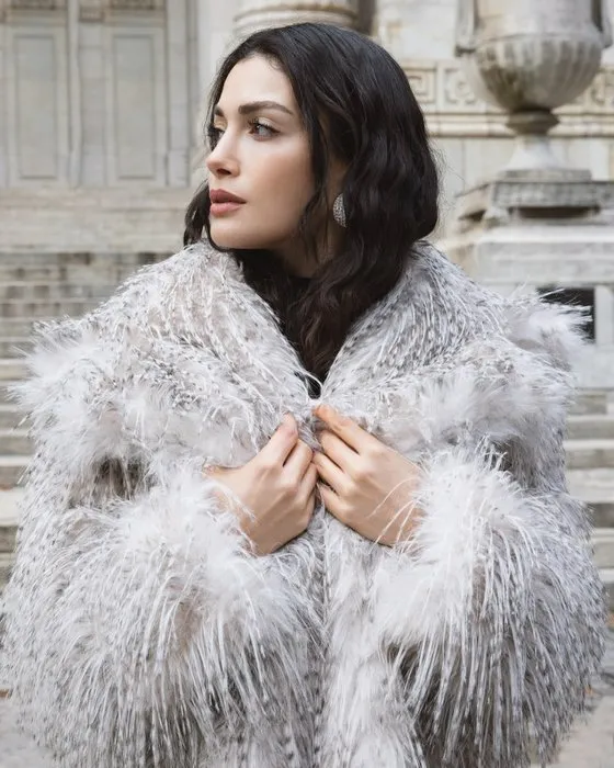 Özge Yağız güzelliğiyle esti geçti! Verdiği pozlar çok konuşuldu Dünyanın en güzel kızı