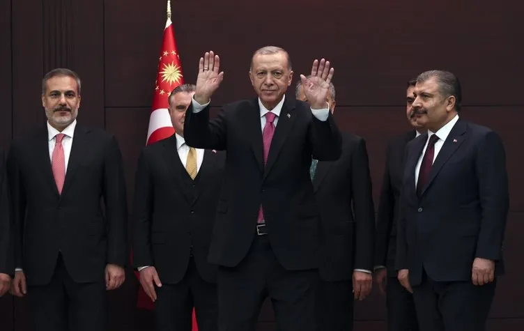Başkan Erdoğan’ın bakan tercihlerinin satır aralarında ne yatıyor? İşte yeni kabinenin şifreleri!