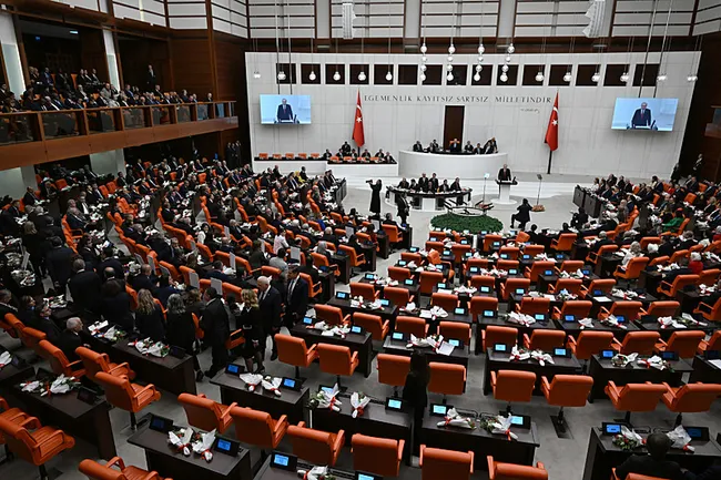 bm-ve-tbmmde-10-gun-arayla-benzer-goruntu-yeni-parti-israil-heyetiyle-ayni-tavri-sergiledi-1790935265412.jpg BM’de İsrail heyeti TBMM’de Yeni Parti! 10 gün arayla aynı tavır
