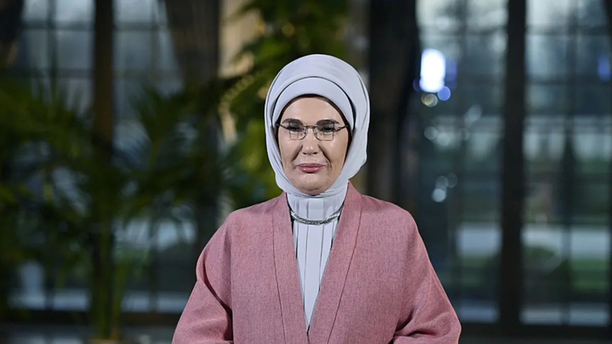 Emine Erdoğan: Anadolu’nun şefkati ve insana hürmeti başlı başına bir yönteme dönüşüyor Emine Erdoğan: Anadolu’nun şefkati ve insana hürmeti başlı başına bir yönteme dönüşüyor