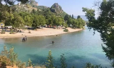 Suya kaçan topunu almak isterken akıntıya kapıldı #antalya