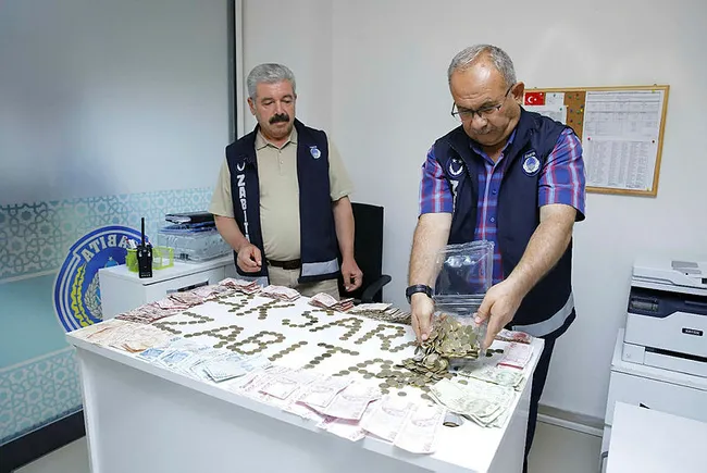 yer-aksaray-4-dilencinin-uzerinden-30-bin-tl-cikti-1722618175237.jpg