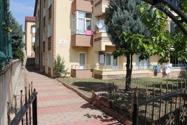 9 aylik bebegi olan esini 2 gun iskence ederek oldurdu son dakika yasam haberleri