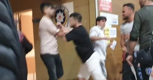 Hastaneye birlikte giden iki arkadaş kavgaya tutuştu Hastaneye birlikte giden iki arkadaş kavgaya tutuştu