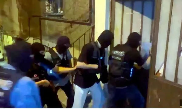 istanbul-sislide-uyusturucu-operasyonu-297-kilo-uyusturucu-ele-gecirildi-1789841634595.jpg