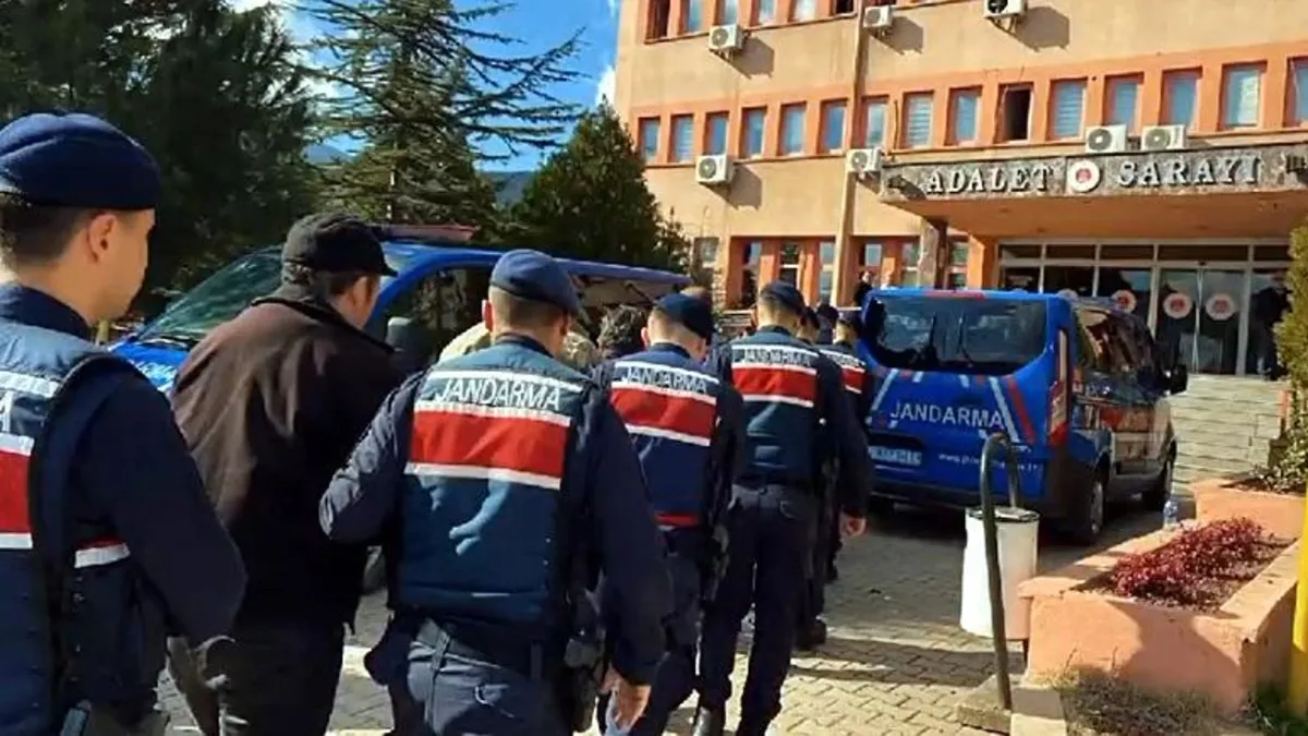 Karabük'te definecilere suçüstü: 7 tutuklama Karabük'te definecilere suçüstü: 7 tutuklama