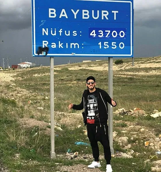 Hakan Çalhanoğlu tatilini memleketi Bayburt’ta geçiriyor