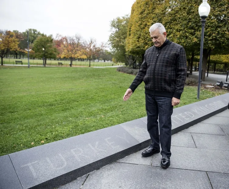 Başbakan Yıldırım ABD'de gazetecilerle sabah yürüyüşüne çıktı