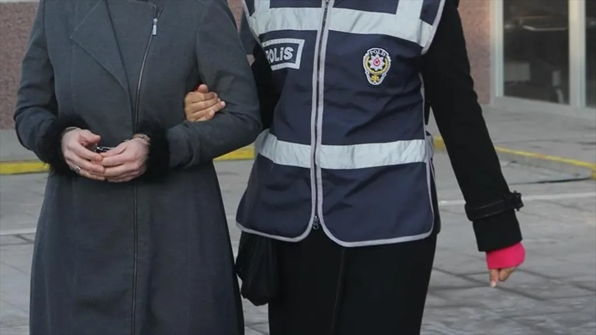Kayseri’de firari FETÖ’cü eski hemşire yakalandı Kayseri’de firari FETÖ’cü eski hemşire yakalandı