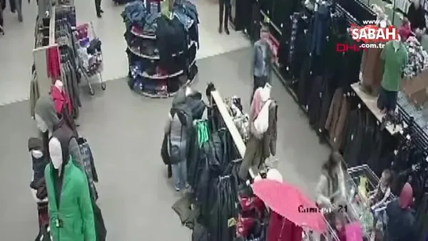 İstanbul'da alışveriş arabasındaki çantanın içini boşaltan hırsızlar kameraya böyle yakalandı