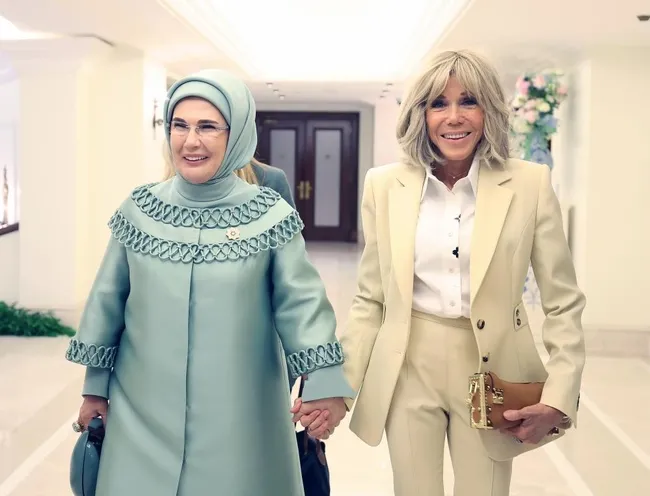 1783523350966.jpg Emine Erdoğan, lider eşlerini Çankaya Köşkü'nde ağırladı