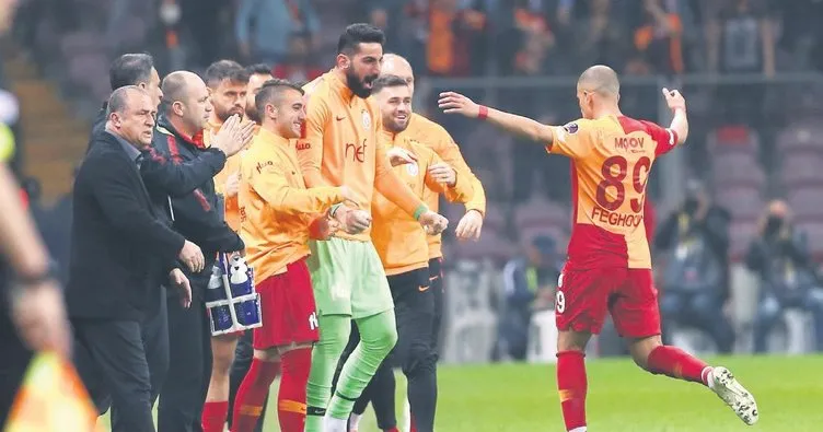 Galatasaray gövde gösterisi yaptı