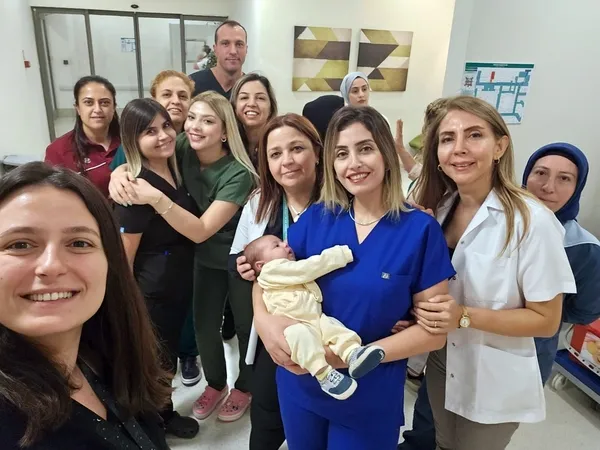 adana-sehir-hastanesinin-ilk-tup-bebegi-dunyaya-geldi-1727248234677.jpg
