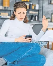 Telefonu önce sen bırak anne