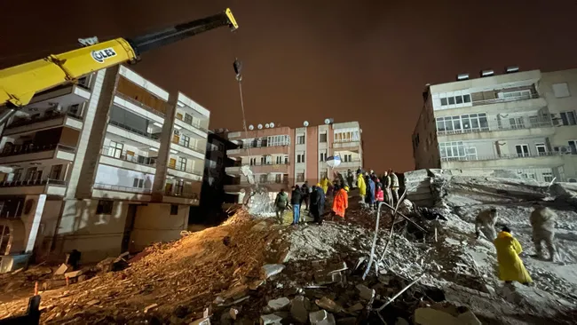 son-dakika-kahramanmaras-deprem-bolgesinden-aci-haberler-olu-ve-yarali-sayisi-icin-yeni-aciklama-1675711793314.jpg SON DAKİKA: Kahramanmaraş deprem bölgesinden acı haberler! AFAD'dan ölü sayısı ve yaralı sayısı için yeni açıklamalar