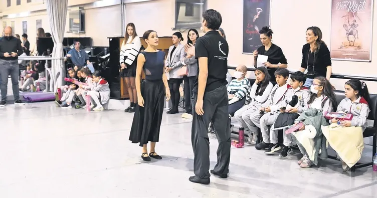 Çocuklar operanın mutfağıyla tanışıyor