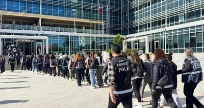 Tarsus'ta uyuşturucu operasyonunda gözaltına alınan 55 şüpheli adliyeye sevk edildi #mersin